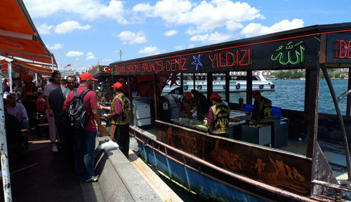 Turquia_dia1_10_barco_pescado